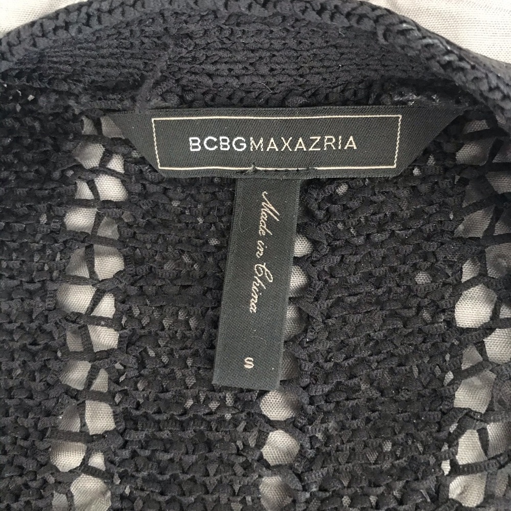 BCBG BUTTON DOWN - Picture 3 of 3